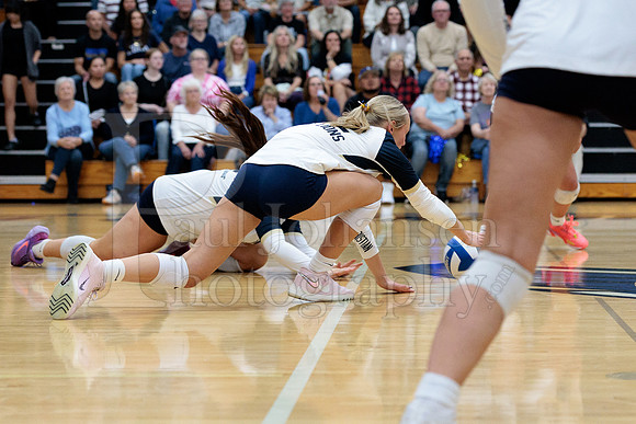 Rockford Christian Girls Varsity Volleyball vs Bryon 10-9-2025-0834