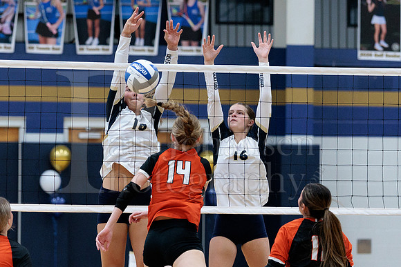 Rockford Christian Girls Varsity Volleyball vs Bryon 10-9-2025-1082