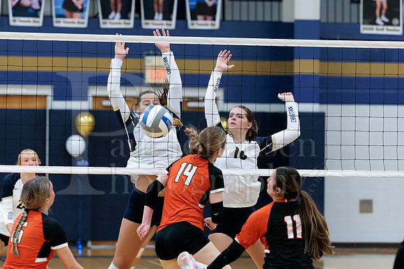 Rockford Christian Girls Varsity Volleyball vs Bryon 10-9-2025-1084
