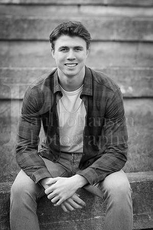 Nolan Brauns Senior Images 5-4-2022-0154
