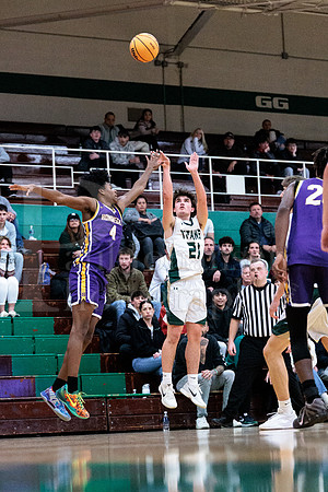 Boylan Boys Varsity Basketball vs Hononegah 12-15-2025-1422