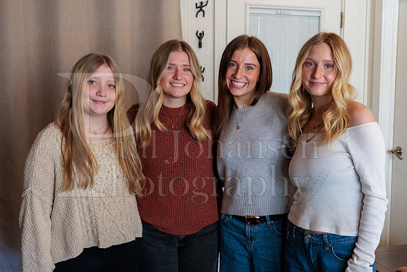Flynn Family Portraits 2-1-2026-0087