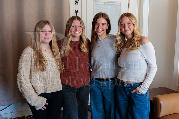 Flynn Family Portraits 2-1-2026-0096