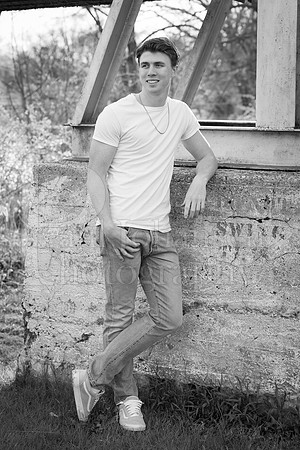Nolan Brauns Senior Images 5-4-2022-0200