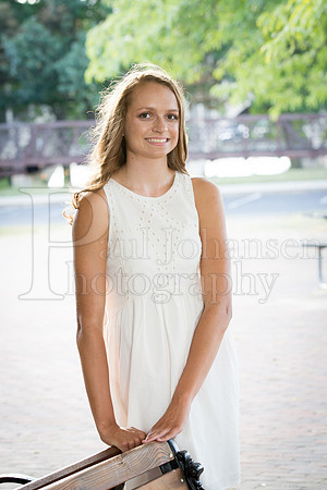 Caroline Gander Senior Images 8-11-2015-0024