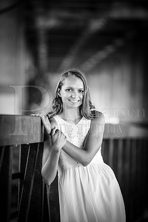 Caroline Gander Senior Images 8-11-2015-0077