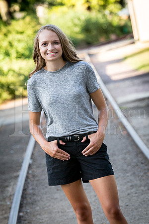 Caroline Gander Senior Images 8-11-2015-0125