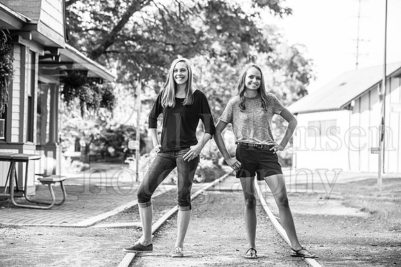Caroline Gander Senior Images 8-11-2015-0141
