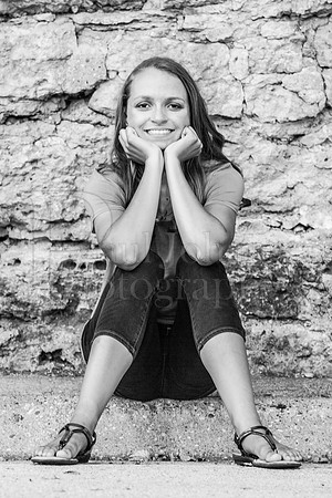 Caroline Gander Senior Images 8-11-2015-0175