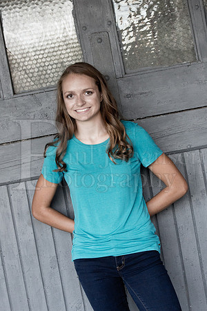 Caroline Gander Senior Images 8-11-2015-0227