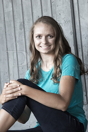 Caroline Gander Senior Images 8-11-2015-0250