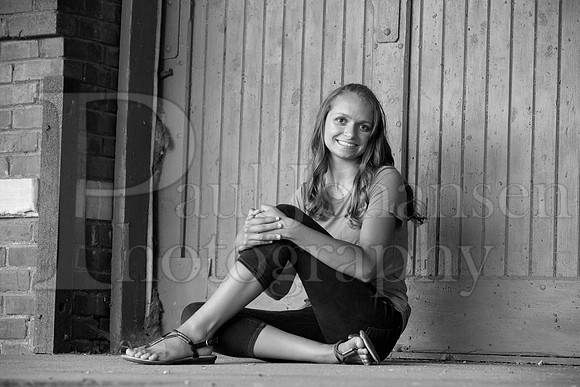 Caroline Gander Senior Images 8-11-2015-0253