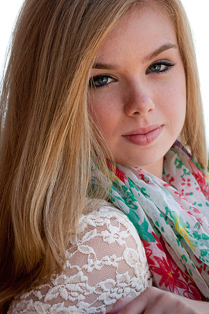 Julia Brun Senior Images -7798