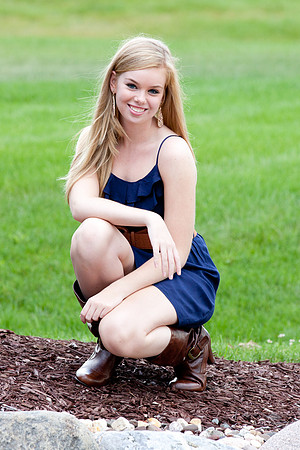 Julia Brun Senior Images -7875