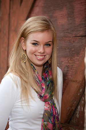 Julia Brun Senior Images -7921