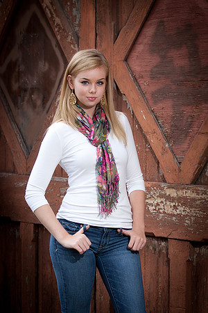 Julia Brun Senior Images -7924