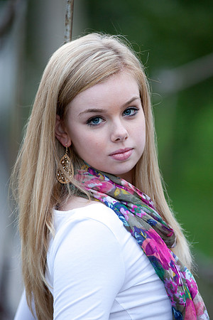 Julia Brun Senior Images -7941