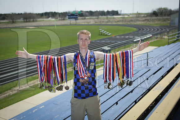 Nick Monkemeyer Senior Images 4-17-2016-0198