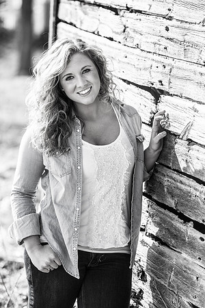 Hannah Link Senior Images-6191-2