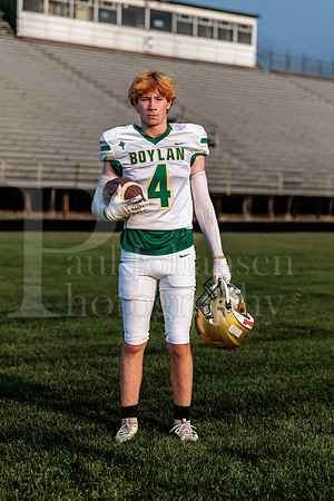 Boylan Varsity Senior Banner Shoot 8-4-2026-0006