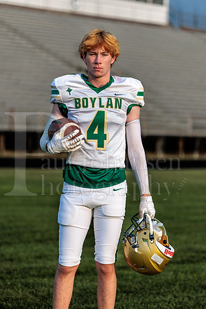 Boylan Varsity Senior Banner Shoot 8-4-2026-0007
