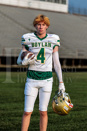 Boylan Varsity Senior Banner Shoot 8-4-2026-0008
