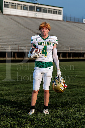 Boylan Varsity Senior Banner Shoot 8-4-2026-0010