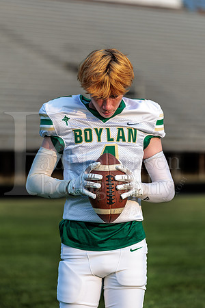 Boylan Varsity Senior Banner Shoot 8-4-2026-0018