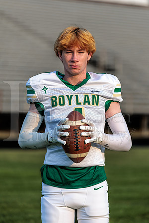 Boylan Varsity Senior Banner Shoot 8-4-2026-0021