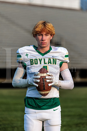 Boylan Varsity Senior Banner Shoot 8-4-2026-0020