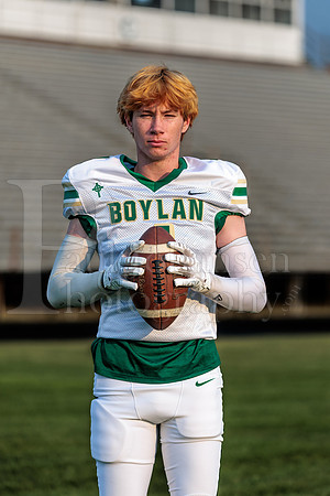 Boylan Varsity Senior Banner Shoot 8-4-2026-0024