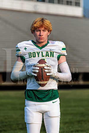 Boylan Varsity Senior Banner Shoot 8-4-2026-0026