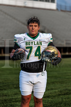 Boylan Varsity Senior Banner Shoot 8-4-2026-0042