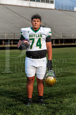 Boylan Varsity Senior Banner Shoot 8-4-2026-0054