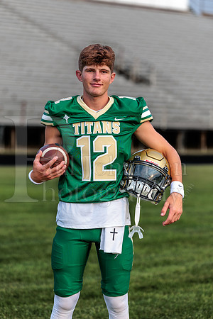 Boylan Varsity Senior Banner Shoot 8-4-2026-0082