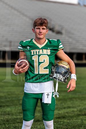 Boylan Varsity Senior Banner Shoot 8-4-2026-0083