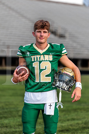 Boylan Varsity Senior Banner Shoot 8-4-2026-0085