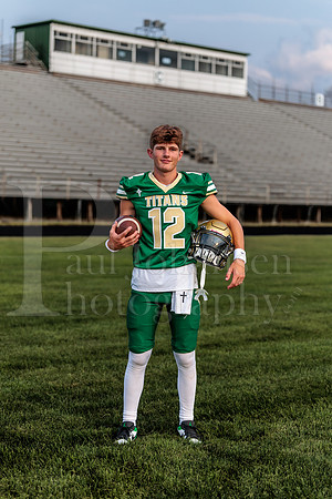 Boylan Varsity Senior Banner Shoot 8-4-2026-0086