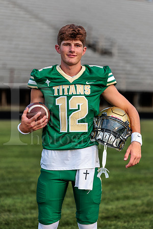 Boylan Varsity Senior Banner Shoot 8-4-2026-0089