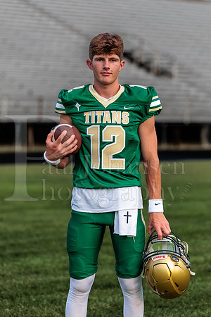Boylan Varsity Senior Banner Shoot 8-4-2026-0093