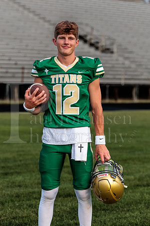 Boylan Varsity Senior Banner Shoot 8-4-2026-0096