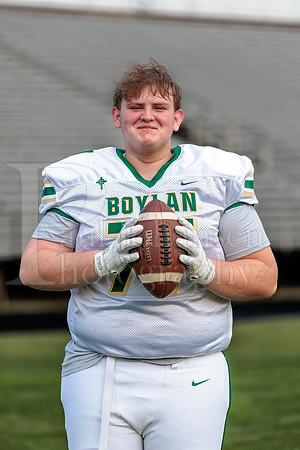 Boylan Varsity Senior Banner Shoot 8-4-2026-0231