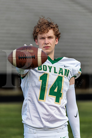 Boylan Varsity Senior Banner Shoot 8-4-2026-0272