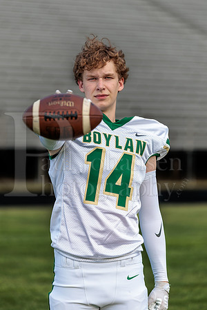 Boylan Varsity Senior Banner Shoot 8-4-2026-0273