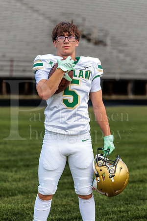 Boylan Varsity Senior Banner Shoot 8-4-2026-0333