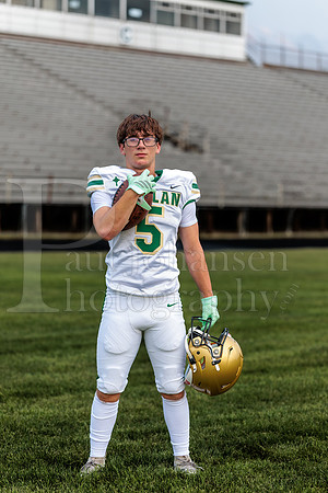 Boylan Varsity Senior Banner Shoot 8-4-2026-0334