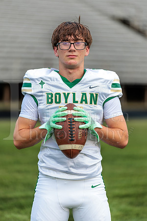 Boylan Varsity Senior Banner Shoot 8-4-2026-0366