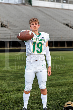 Boylan Varsity Senior Banner Shoot 8-4-2026-0458