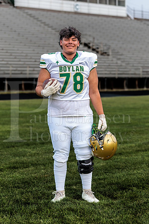 Boylan Varsity Senior Banner Shoot 8-4-2026-0466