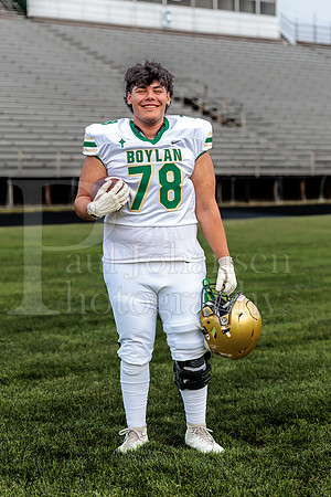 Boylan Varsity Senior Banner Shoot 8-4-2026-0470